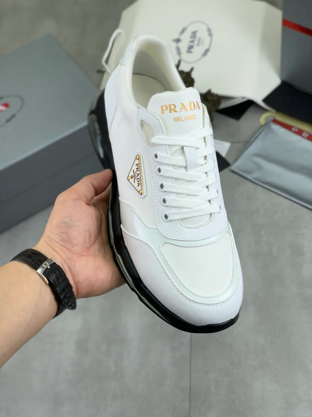 Men's men's shoes 💰pP640 💰[New model] The top version is now available on the official website, 🆘 The air-cushion shock-absorbing thick-soled trendy brand (Prada) is the main popular model, the avant-garde and versatile fashionable men's shoes are privately modeled, and the cowhide surface is spliced 1:1.. The fashion is simple, the original imported cowhide feet; the atmosphere, personality, more fashionable, eye-catching, and pursuit of class, it will subvert the old idea, and be with you to spend time with fashion trendsetters! Must keep for yourself ! Tall and comfortable, large and low, high-end quality workmanship. Size: 38-45; 3️⃣colors available.